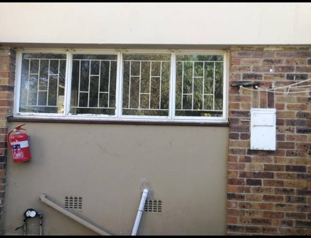 2 BEDROOM TOWNHOUSE FOR SALE IN SASOLBURG CENTRAL